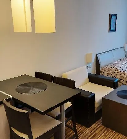 Studio In Luxury Complex Appartamento